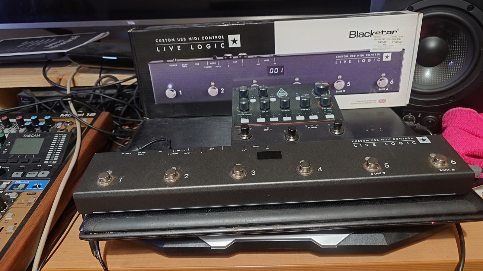 Prodajem KEMPER PROFILER PLAYER I CUSTOM USB LIVE LOGIC