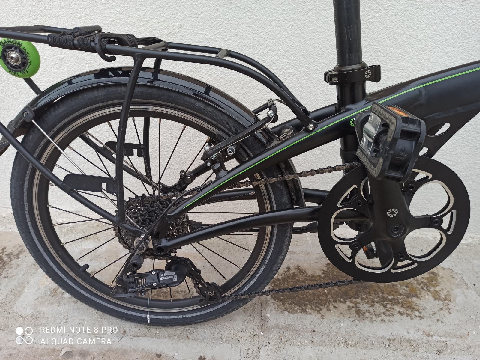 【希少】DAHON QIX D8 折りたたみ自転車 縦折り 20インチ Dahon Qix D8 Folding Bike Review - YouTube