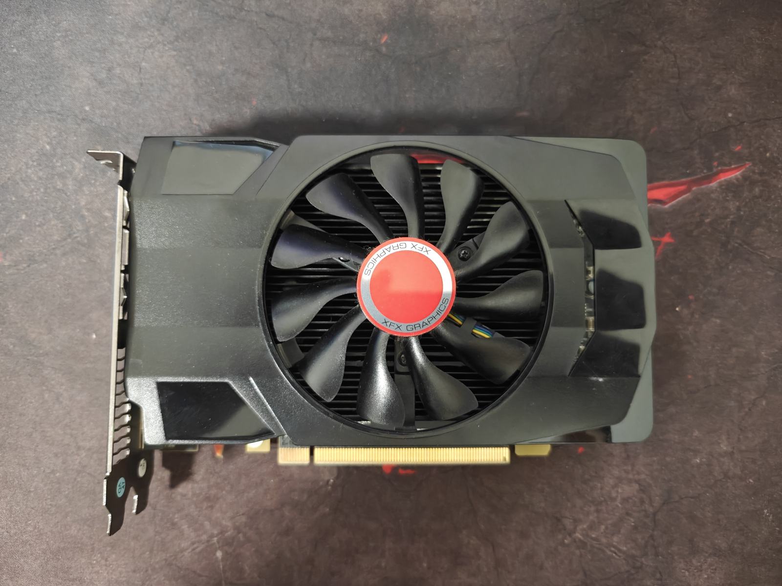 AMD Radeon RX 560 - 4GB