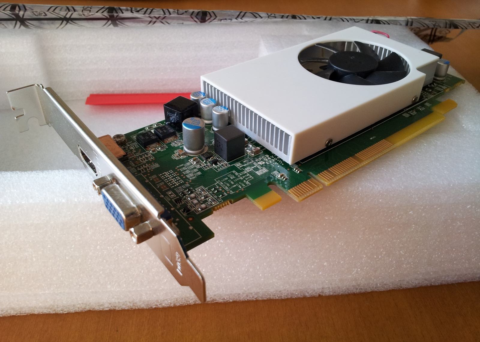 LENOVO Bitland Radeon R7 240 2G/A/DB/H Graphics - PN 11202407