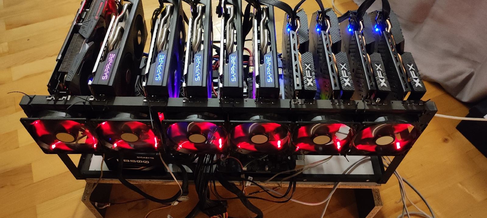 10k Mining Rig Mining rig 10x580 302mh/s