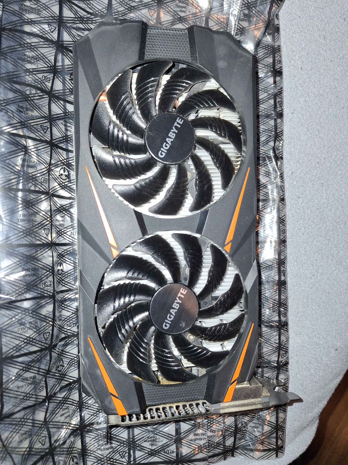 Nvidia Gigabyte GTX 1060 6gb + AMD Ryzen 5 1600