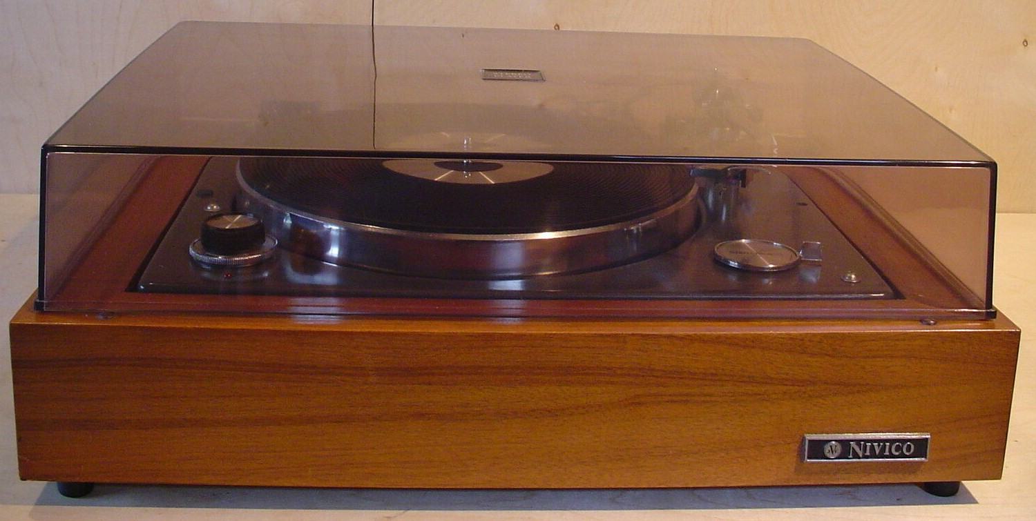 Plattenspieler JVC NIVICO, Model SRP-473E (Gebraucht) in Basel für CHF