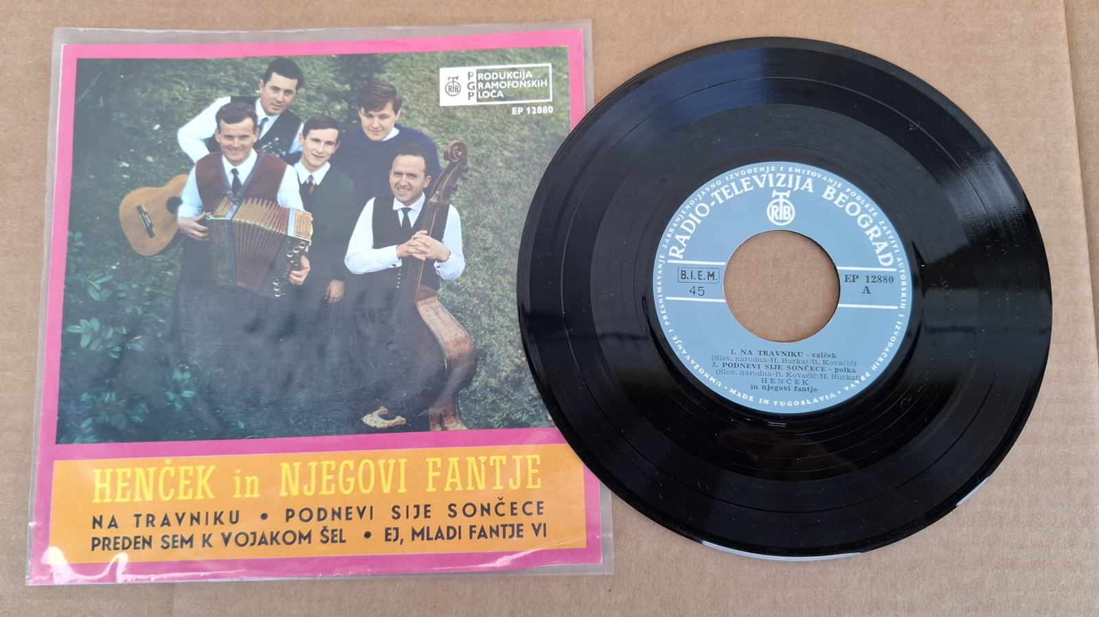 Henček – Na Travniku Label: PGP RTB ‎– EP 12880 Yugoslavia 1968 vinil