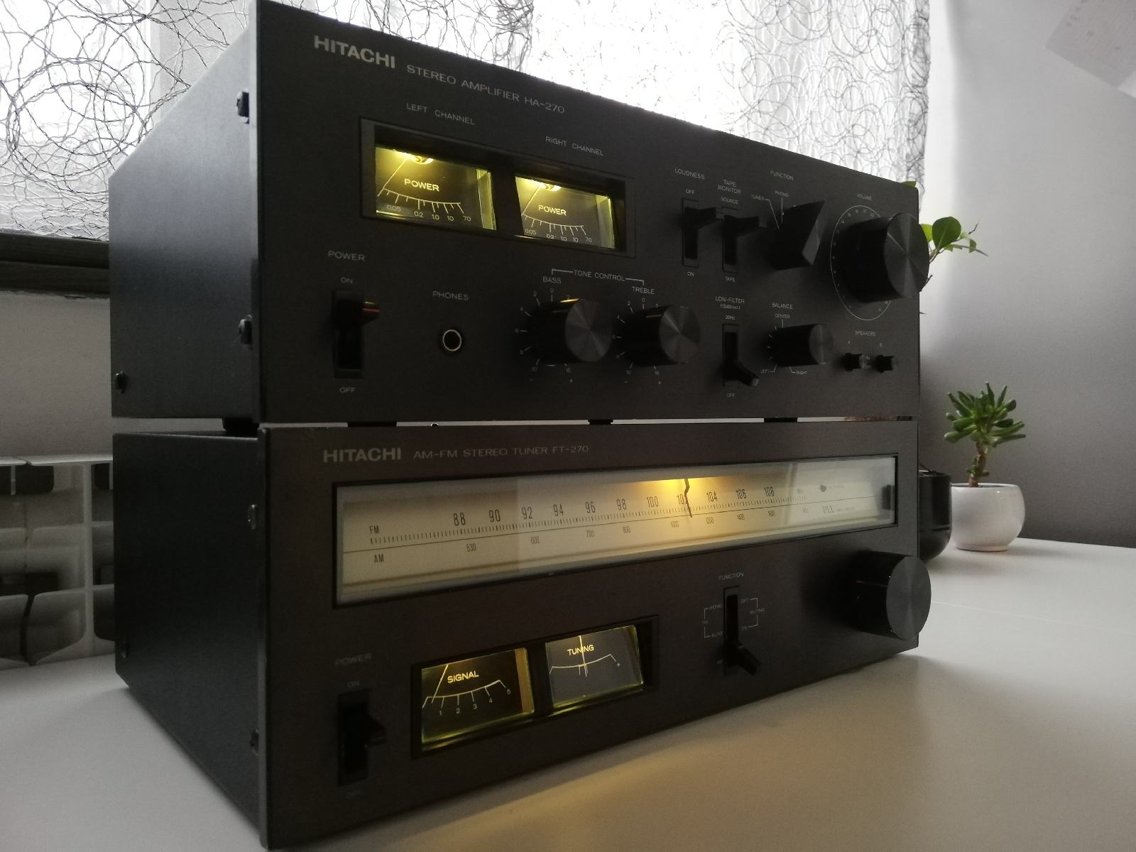 Ampli Hitachi model ha-330 (D'occasion) à petit lancy pour CHF 160