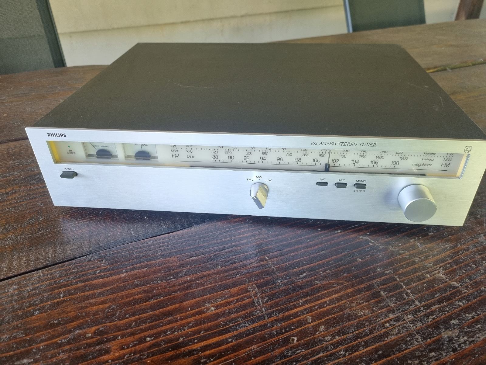 Philips AM/FM stereo tuner 102