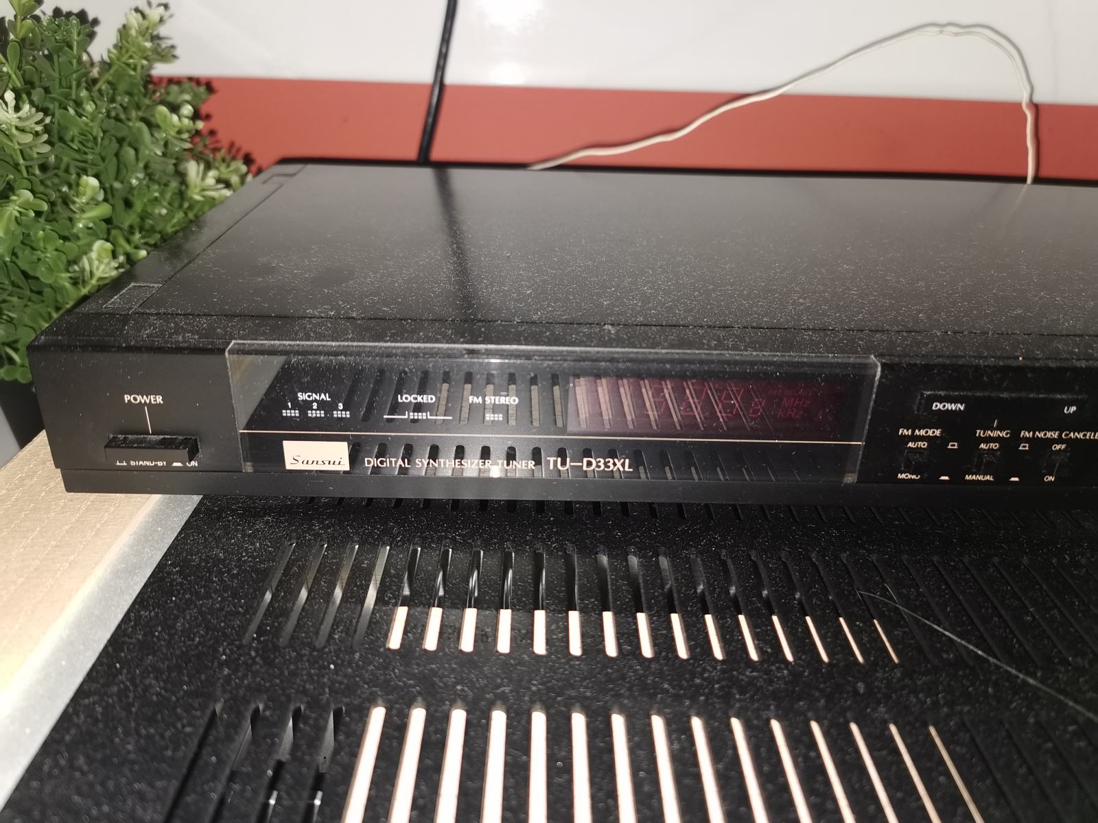 VINTAGE SOUND: Sansui TU-317 Tuner