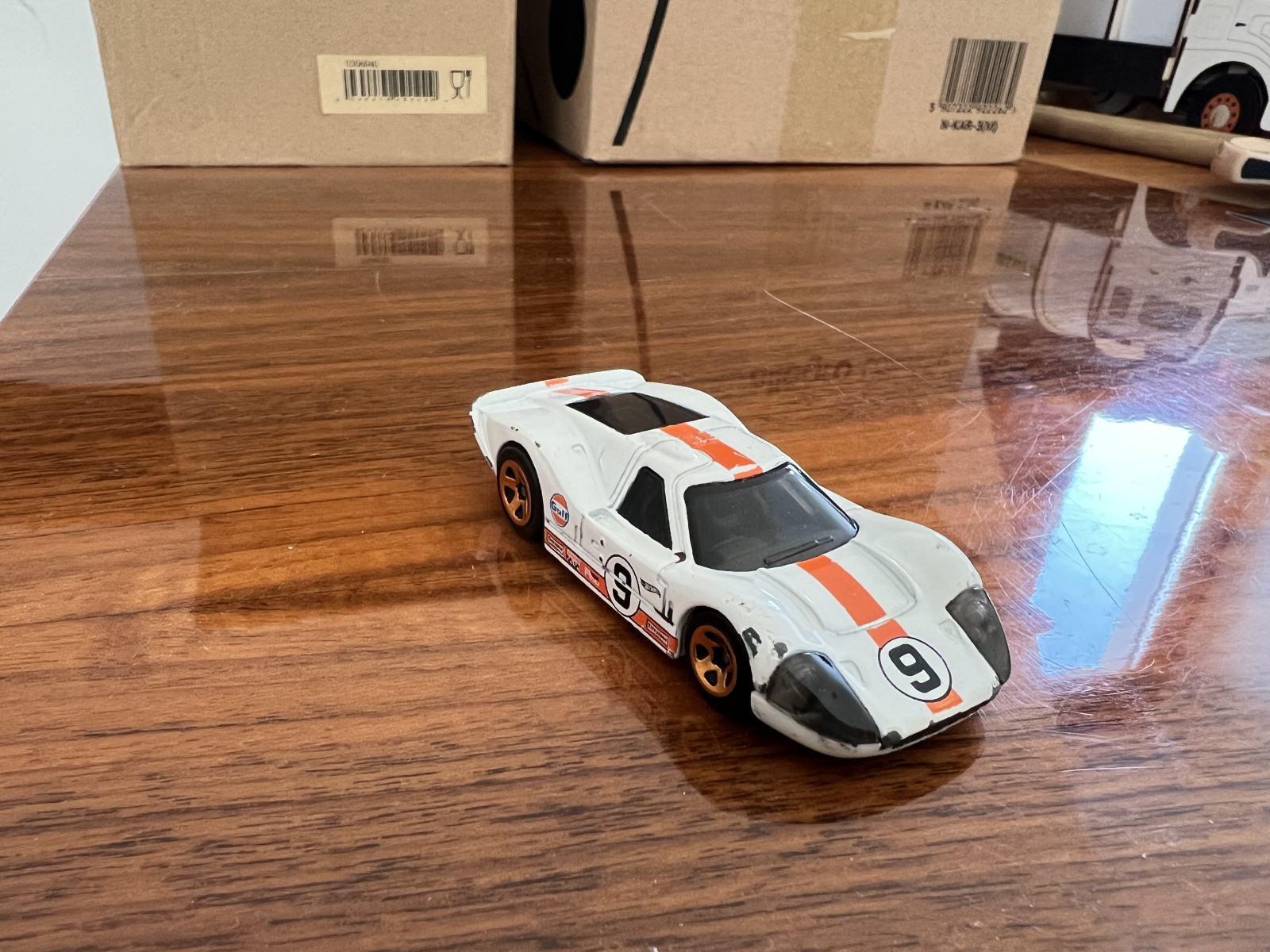 Autic 1967 Ford GT40 MK IV 1:64 Hotwheels