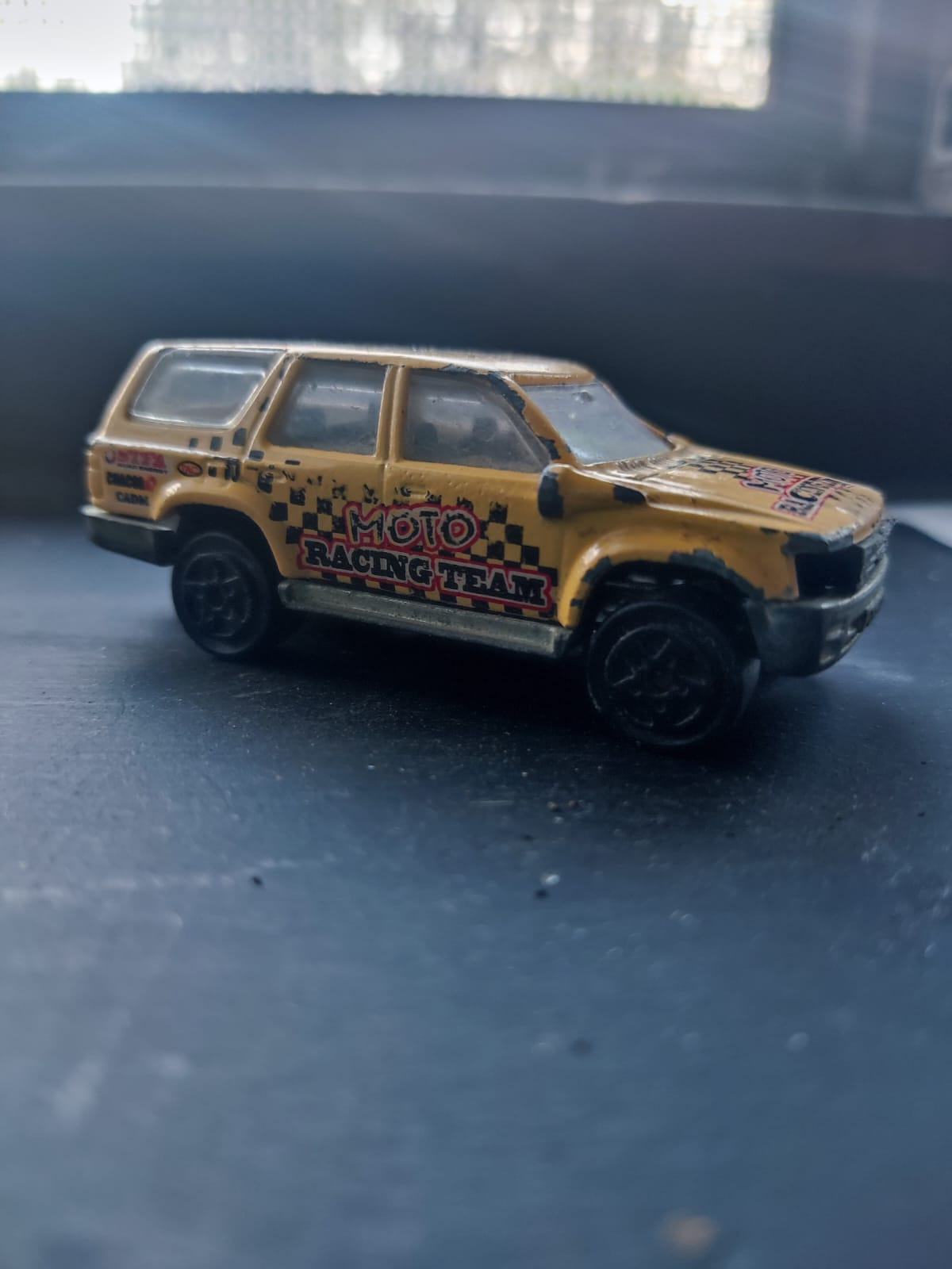 Jouet Majorette Toyota 4Runner Tout-terrain - Échelle 1/58, Modèle Pinder - Occasion