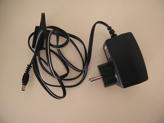 Chargeur Secteur YHI 12V 1.25A - Connecteur 5.5mm/2.1mm - Occasion En Excellent état