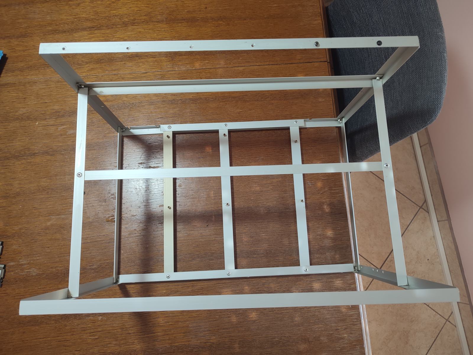 Rig okvir za mining
