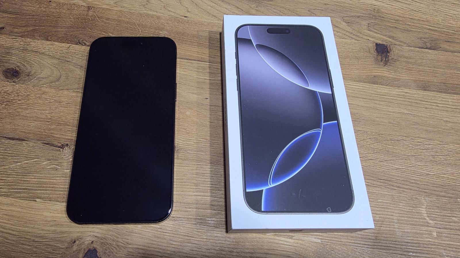 IPHONE 16 PRO MAX 256GB CRNI