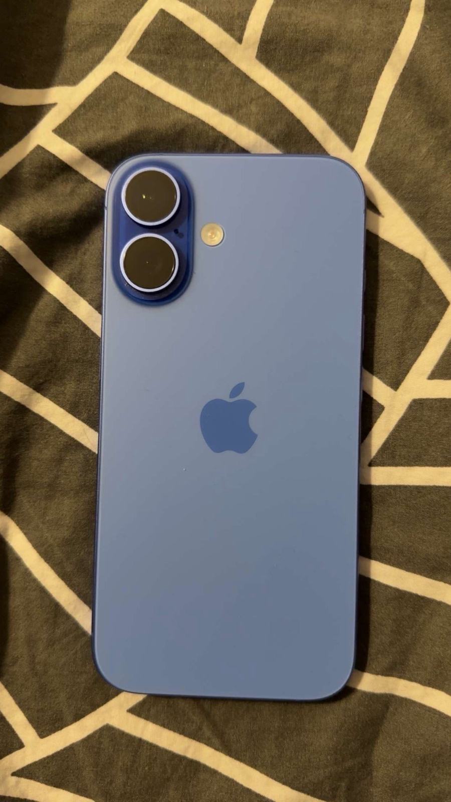 Iphone 16 128gb baby blue