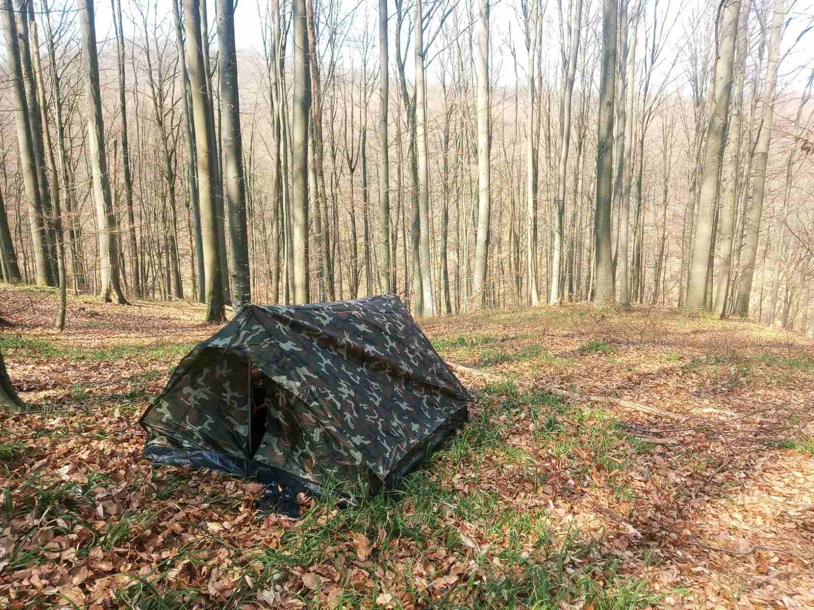 Mil-Tec Mini Pack Standard Tente 1 Personne - Olive, Avec Piquets, Tendeurs, Sac De Transport, Colonne D'eau 5000mm