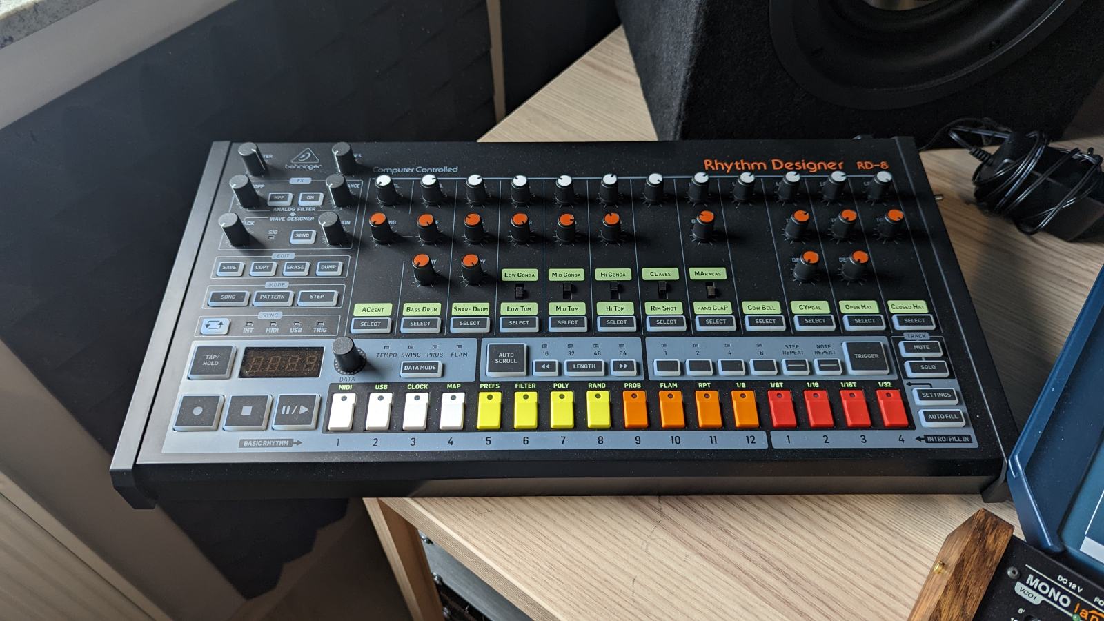 Behringer RD-08
