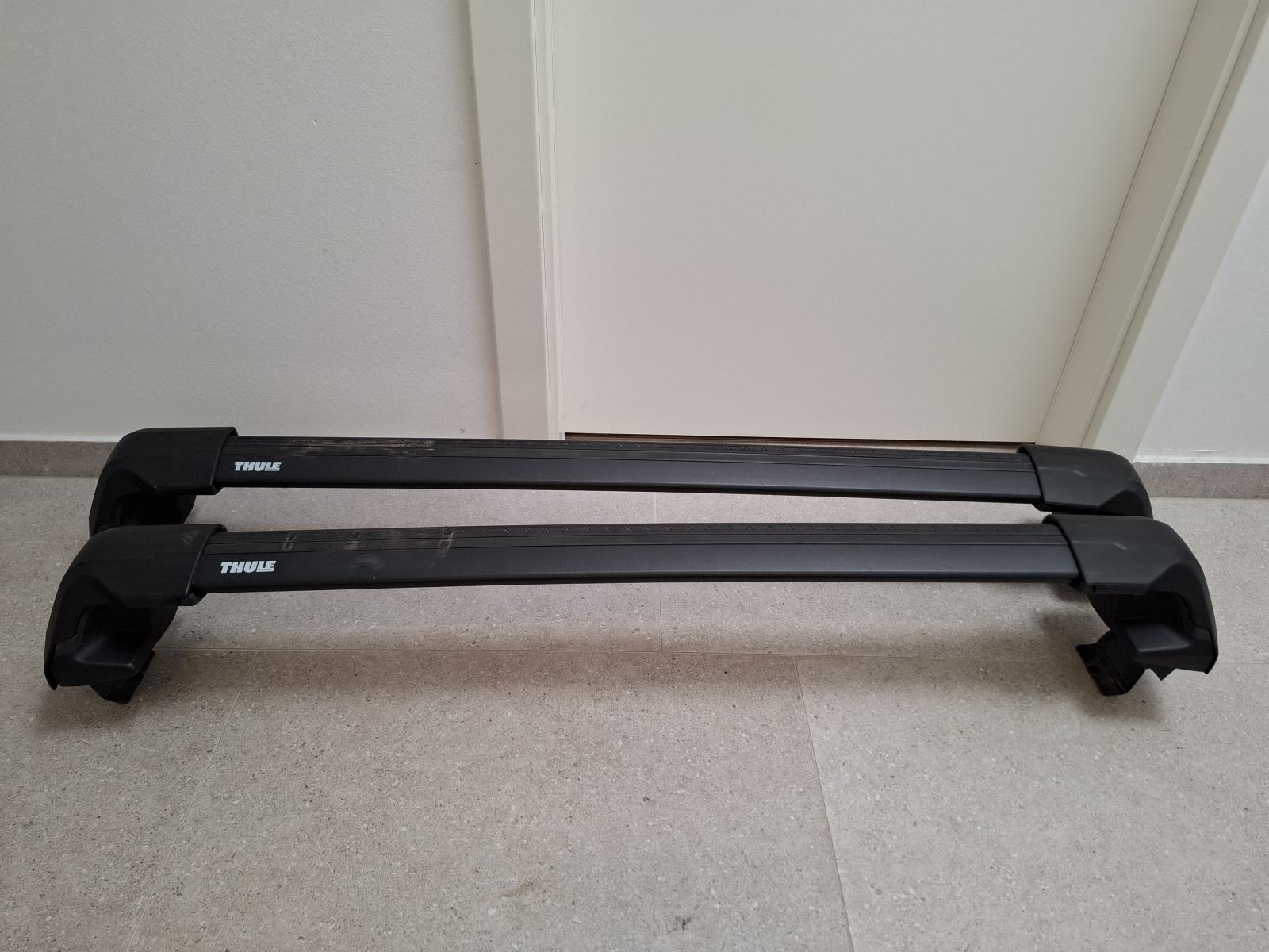 Thule WingBar Edge crni Audi A3 2020 sedan