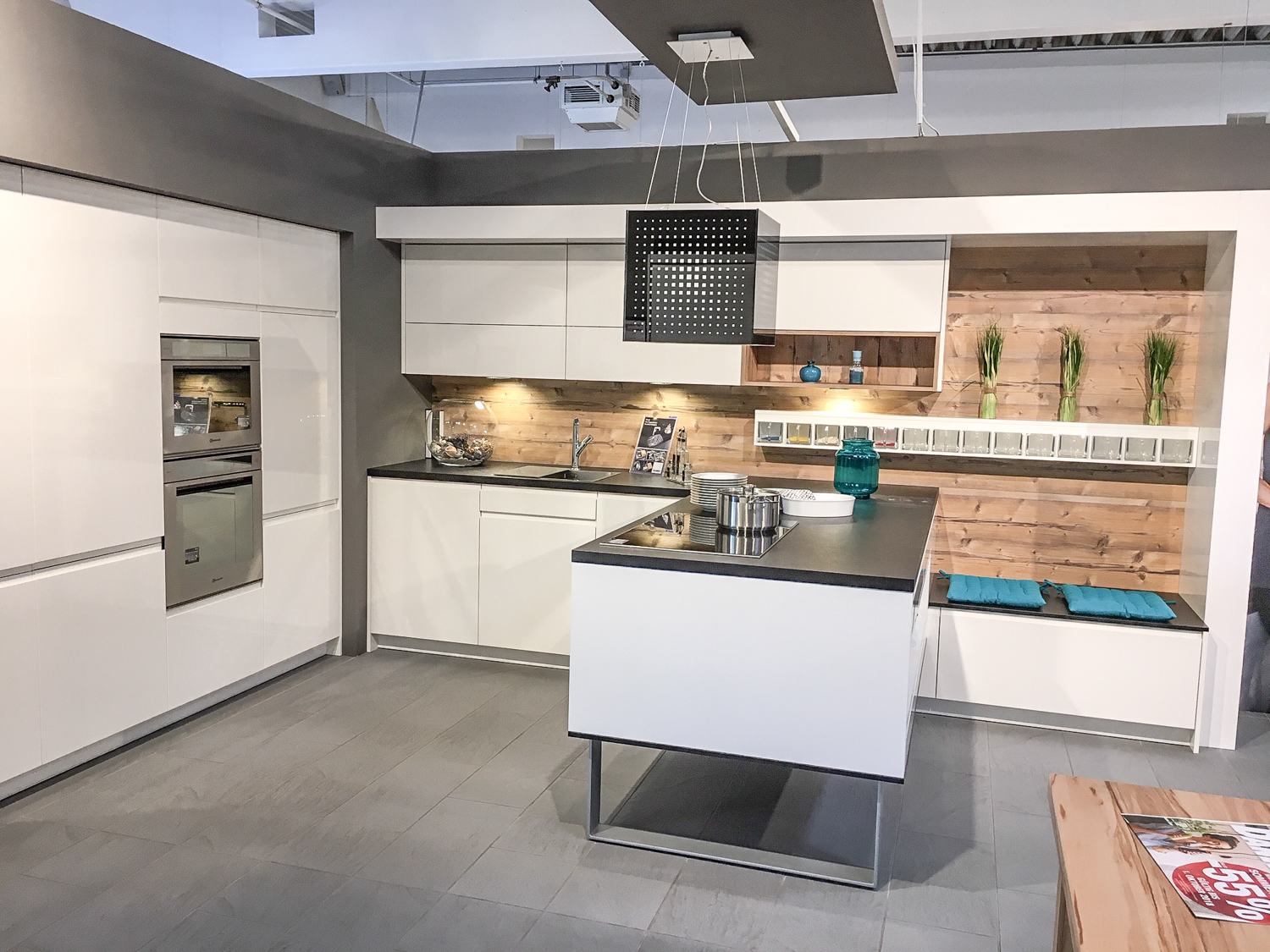 Kuhinja Dan Kuchen model Granada, izložbena kuhinja s aparatima