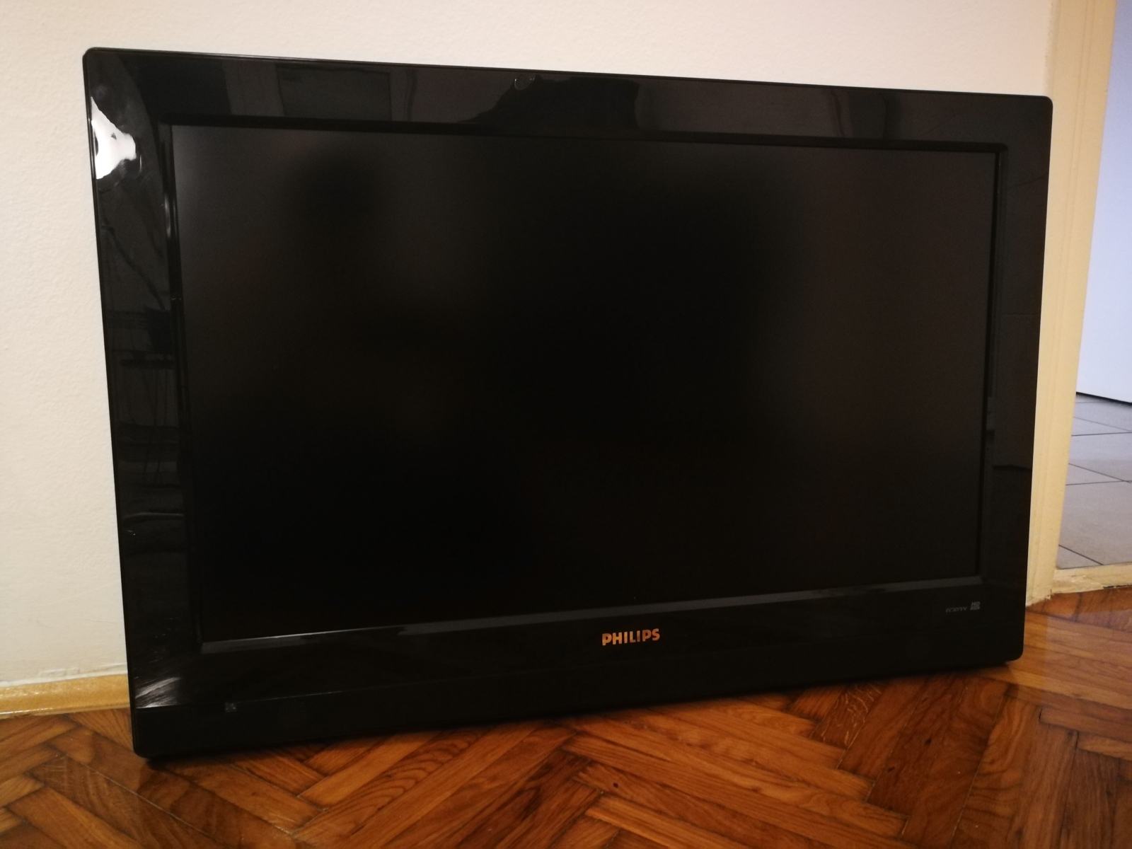 Philips widescreen flat LCD TV 32PFL3512D 81 cm (32)