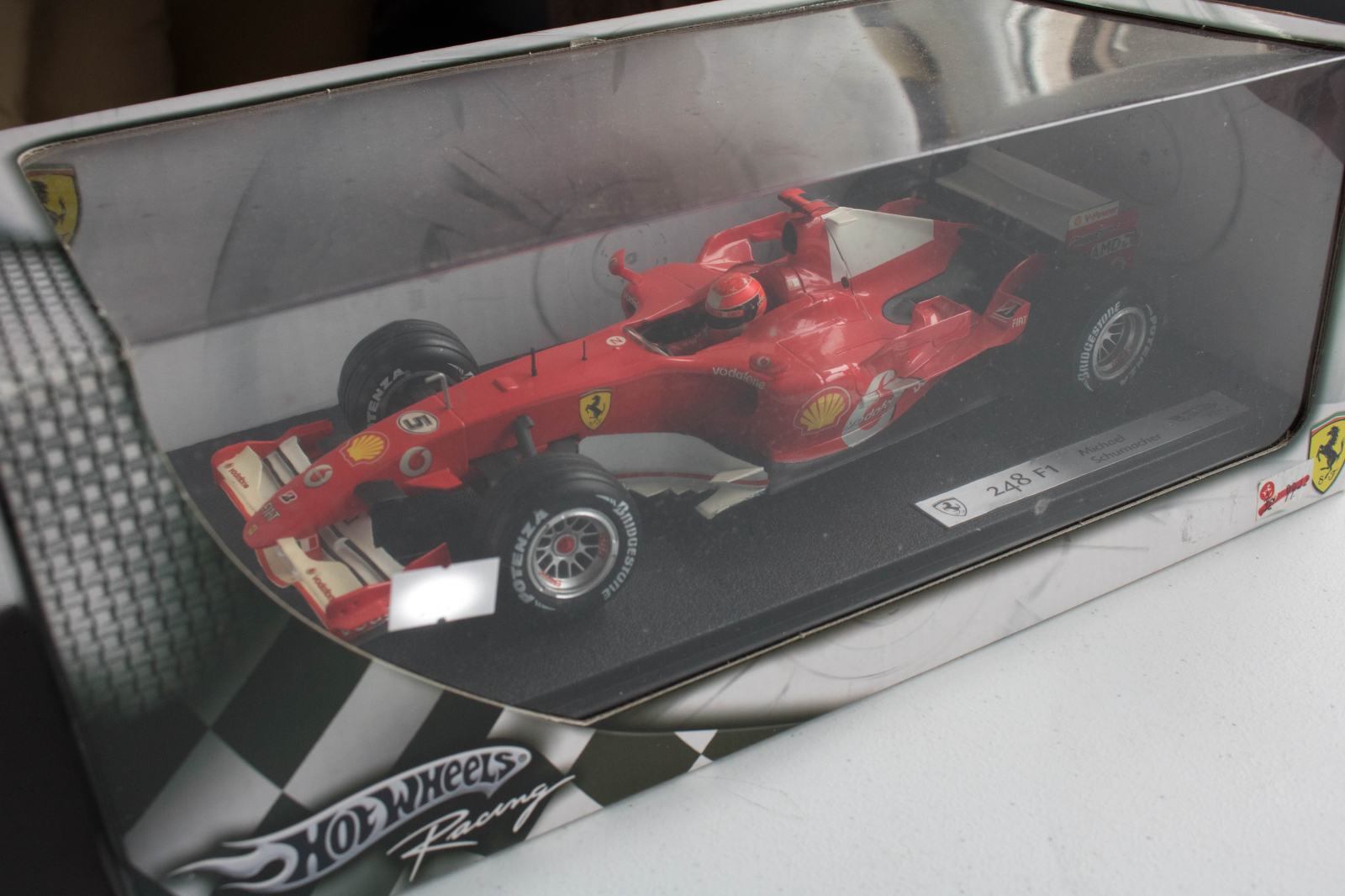 Hot Wheels 1/18 , Collection Formule 1 , Ferrari 248 F1 Michael