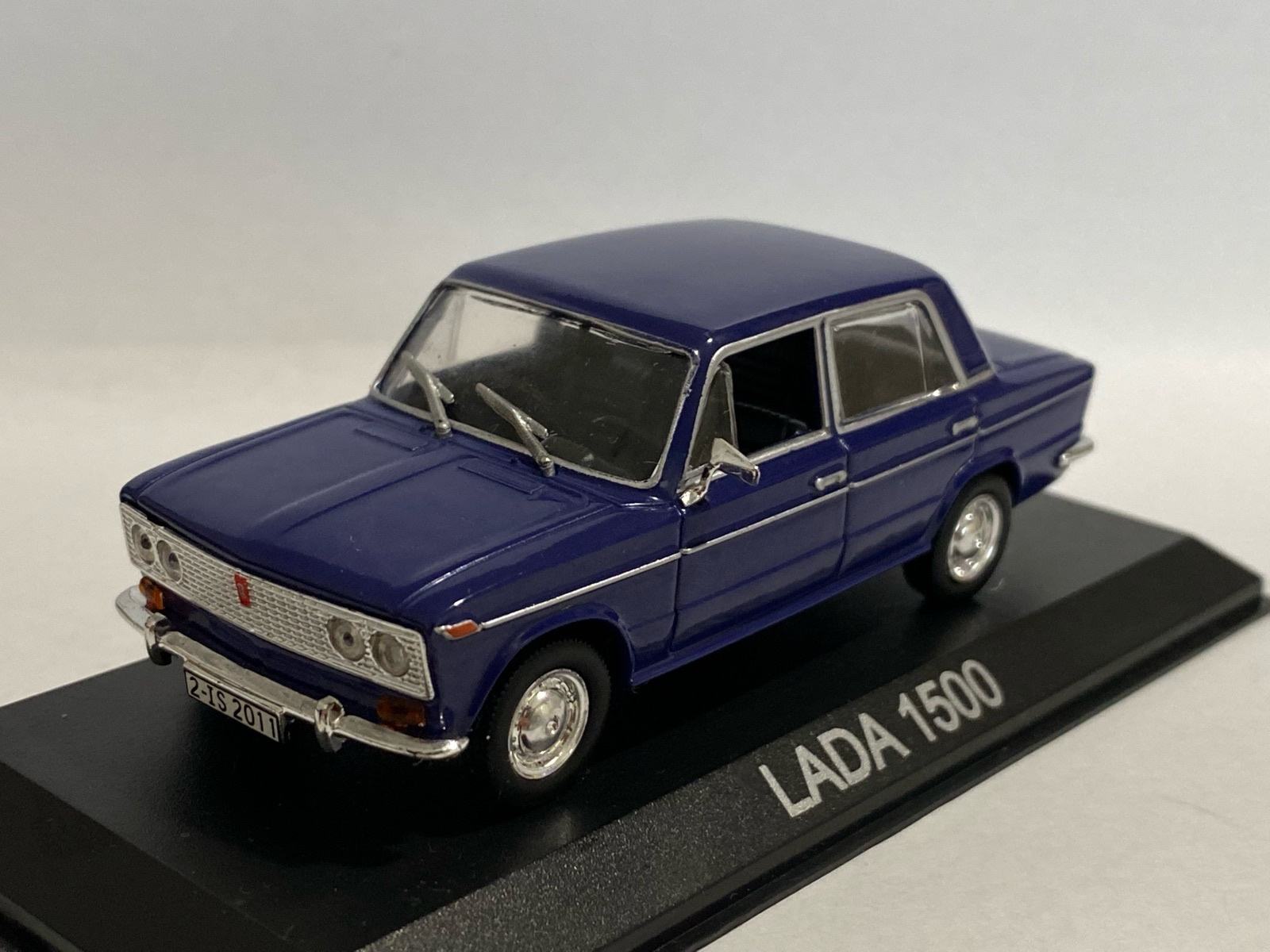 Seat 1500 - Taxi Barcelona 1970 - 1/43ème en boite Seat 1500 - Taxi Barcelona 1970 - 1/43ème en boite