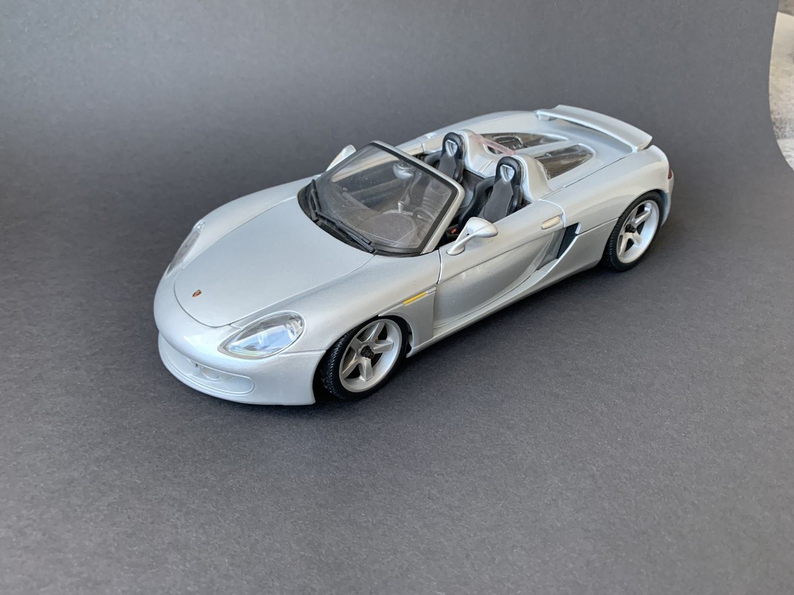 Porsche Carrera GT 1:18 Maisto autic model maketa diecast