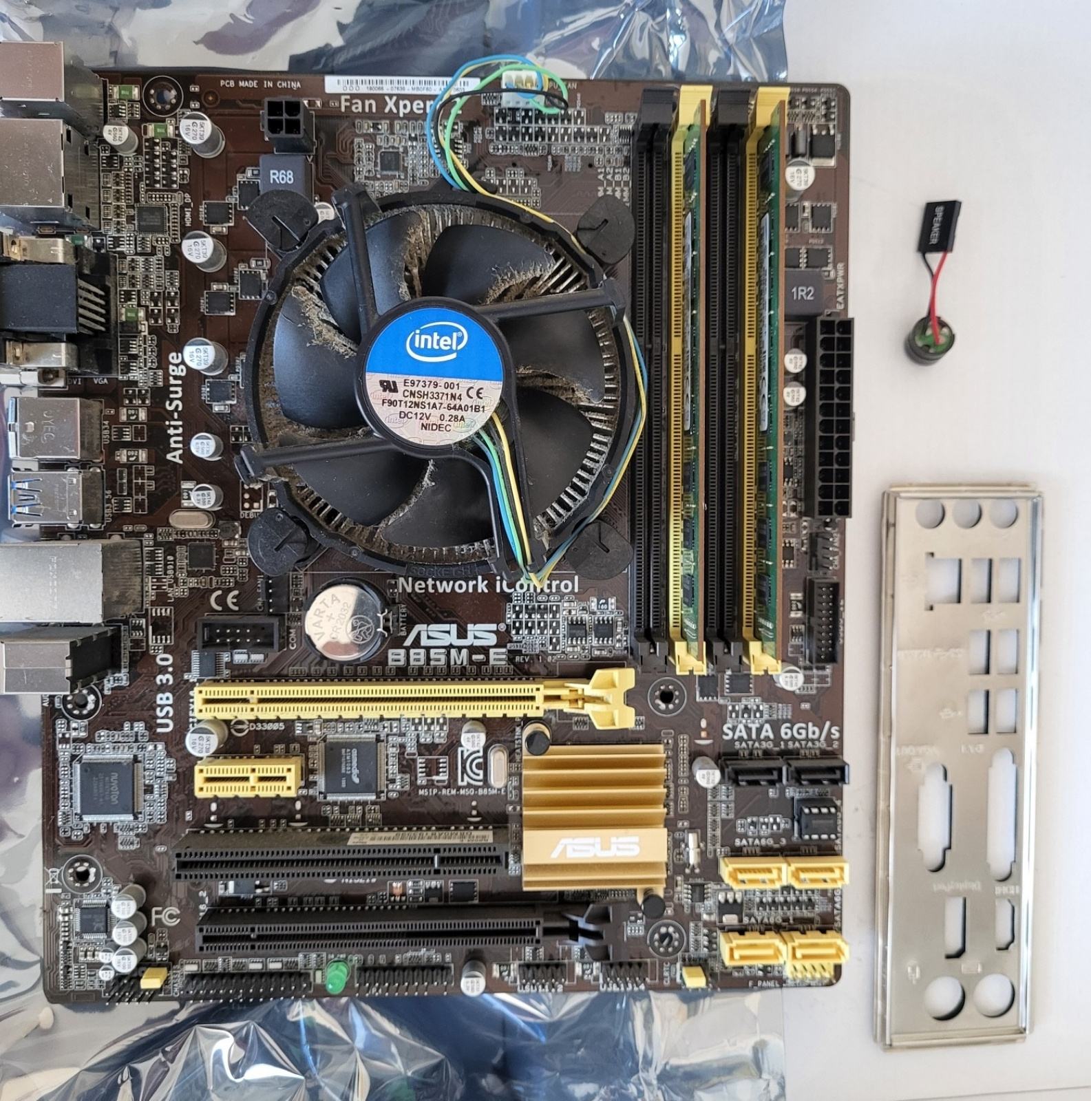 Pack Carte Mère ASUS B85M-G + Processeur Intel Core I5-4690 + 8 Go DDR3 Kingston