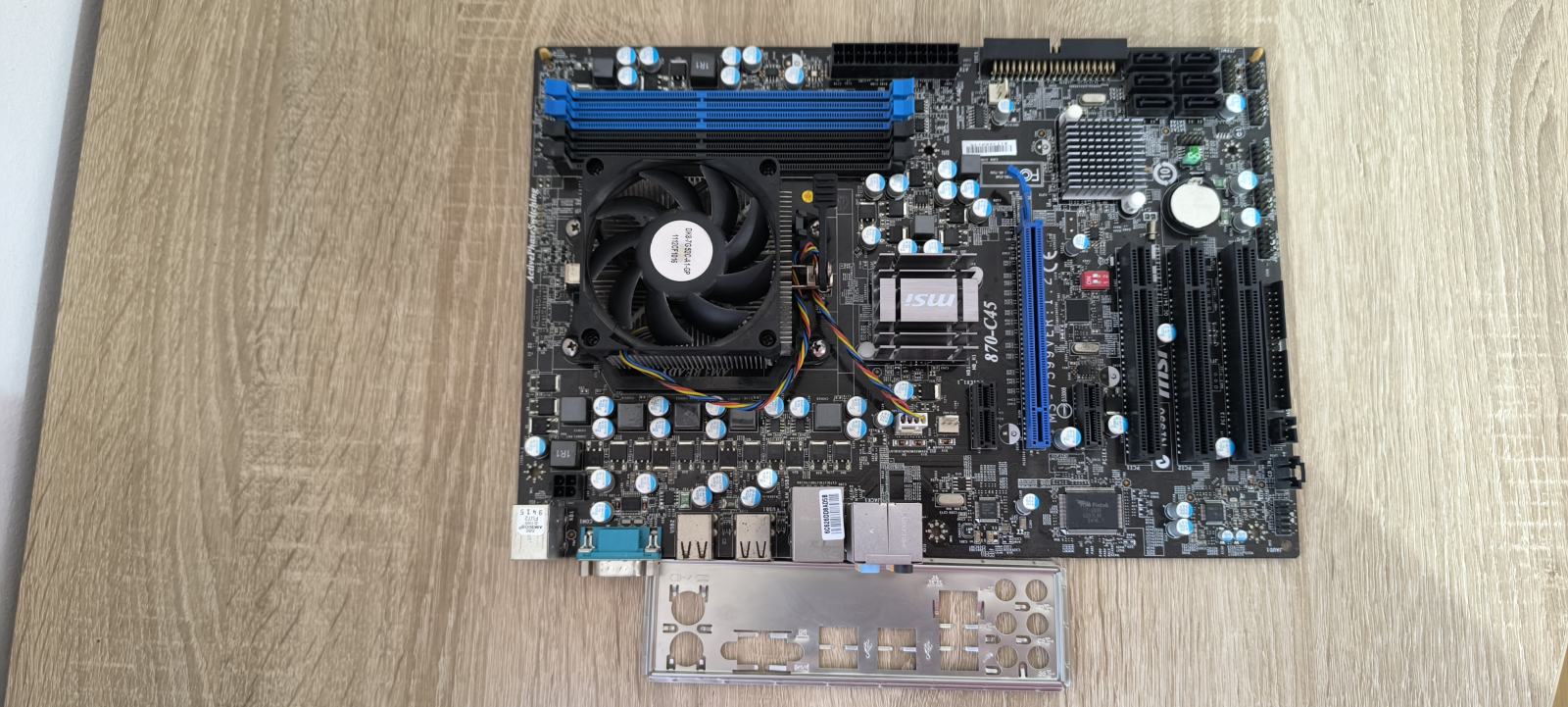 MSI 870-C45 Socket AM3 sa Phenom 2X2 560 otključan u X4 B60 7 EURA!
