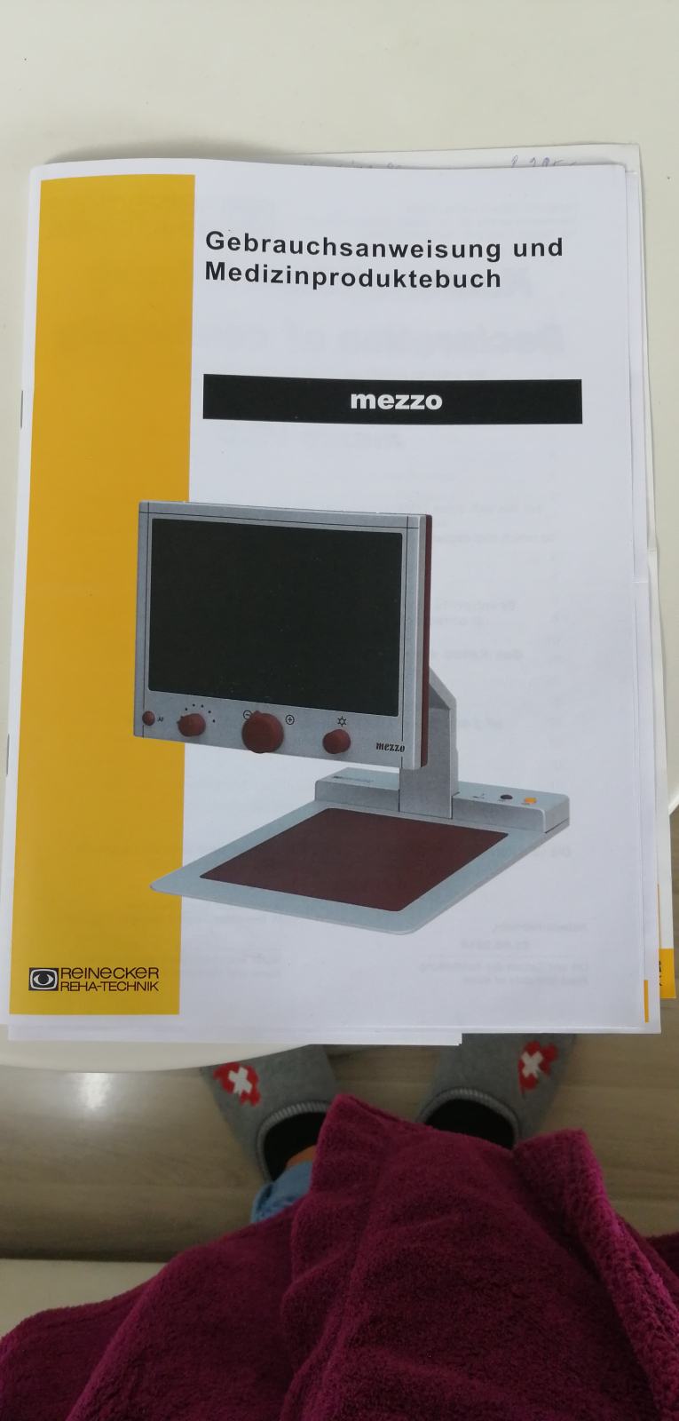 Elektronsko stolno povećalo za slabovidne