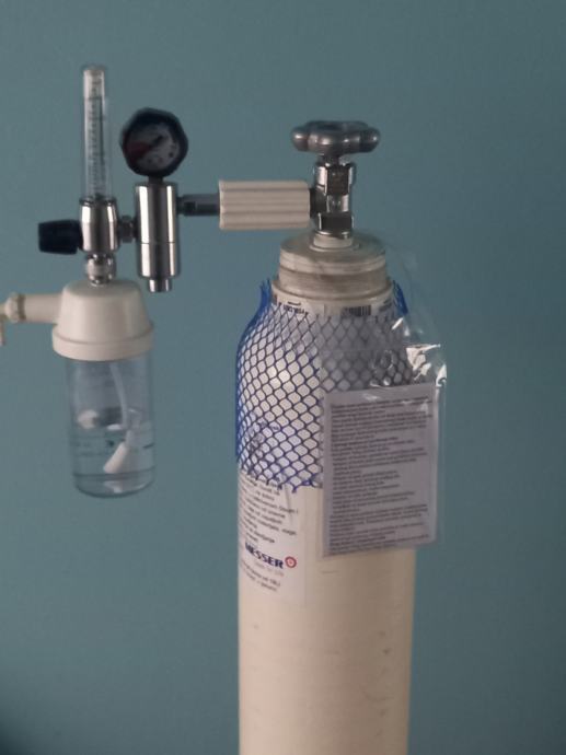 Medicinski Kisik 5 L Sa Regulatorom Protoka Zraka medicinski-kisik-5-l-sa-regulatorom-protoka-zraka