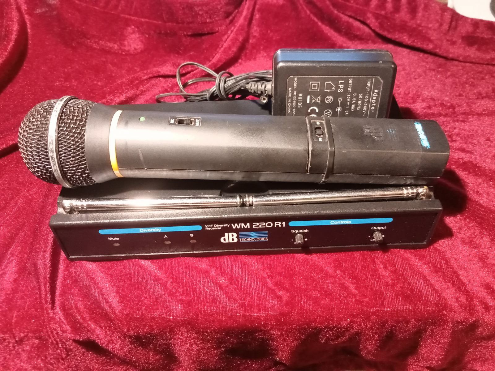 mikrofon-daljinski-db-wm-220-r1