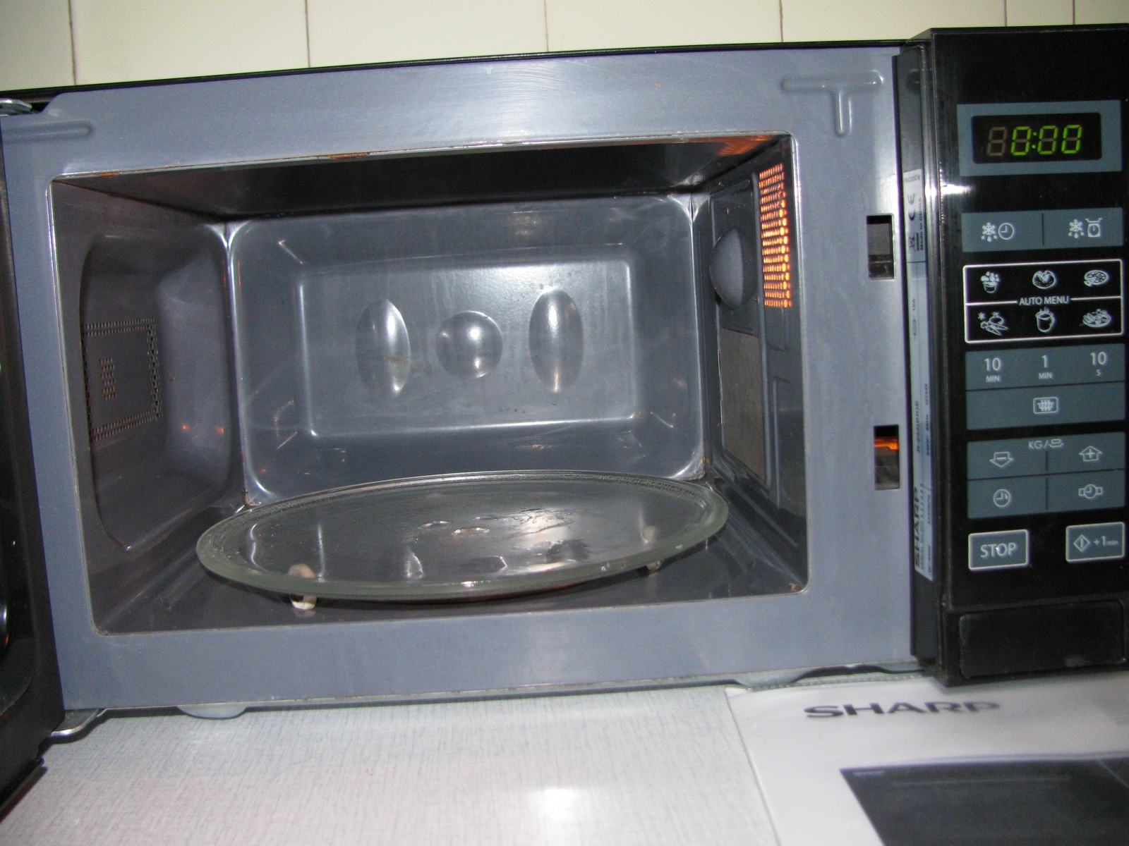Sharp R242 Models Izvrsna, Mikrovalna pećnica SHARP R242, 800W