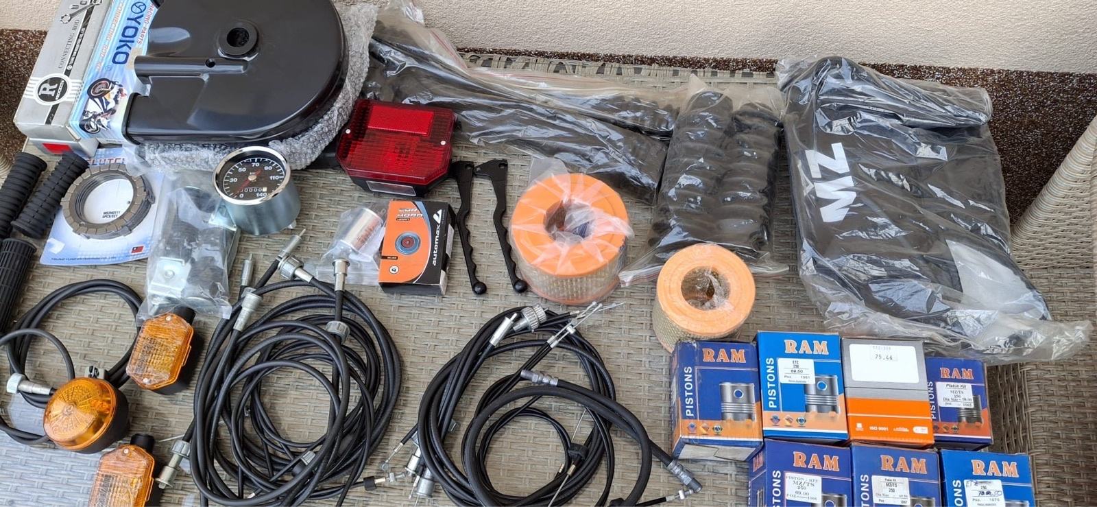 Intake Manifold Plenum For 2004-08 Mazda 3 MZR 03-11 Ford Focus Durate - View #6