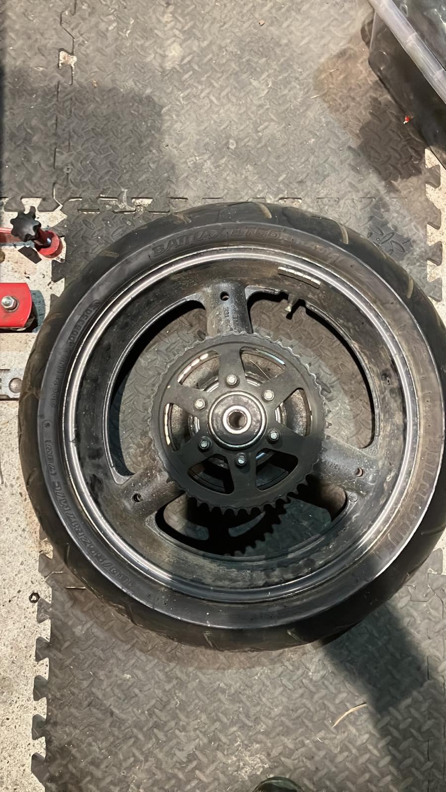 Suzuki GSF1200 Bandit 1995-2005 Satz 15 Scheibenschrauben Vorne