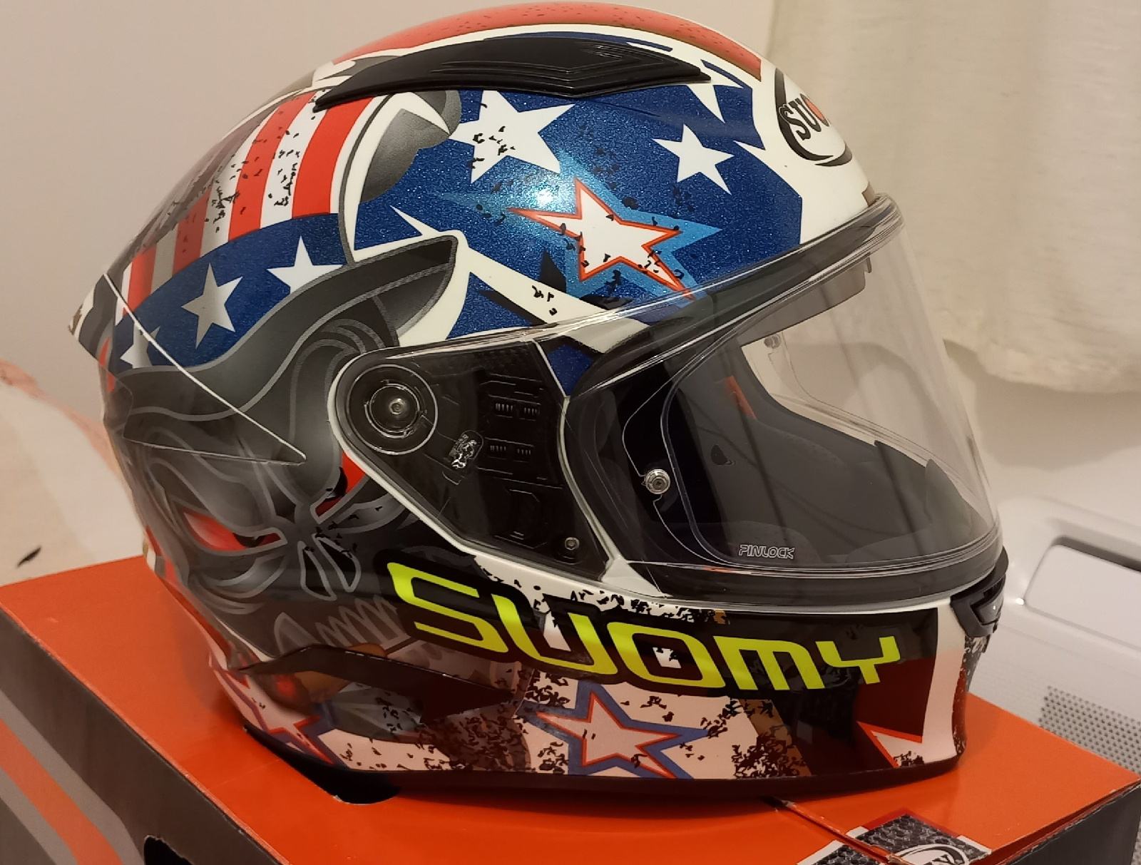 Kaciga Suomy Speedstar Iwantu XS NOVA!