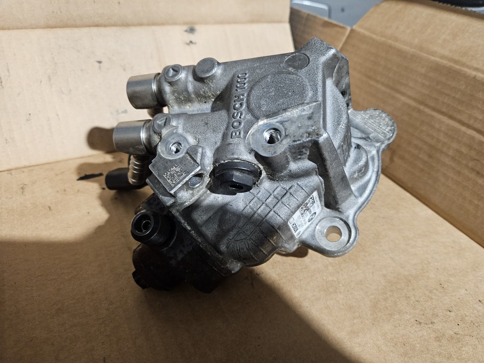 BMW N47 VISOKOTLAČNA PUMPA 7807495