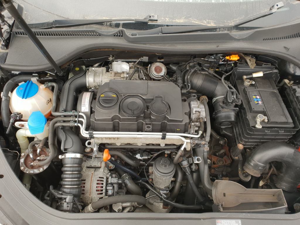 Kit Tagliando 4 Filtri Per VOLKSWAGEN TOURAN 2.0 TDI BKD/BMM 103kW/140CV - Con Liquido Lavavetri In Omaggio