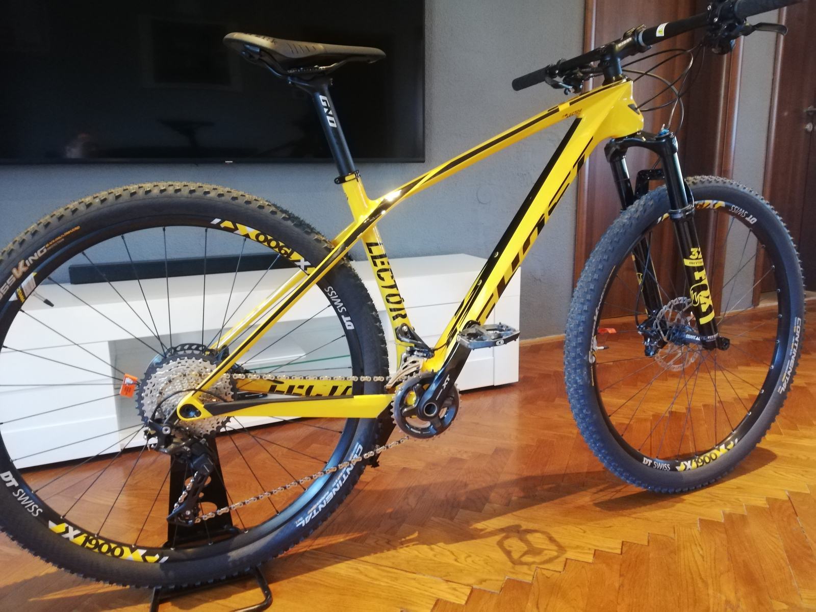 GHOST LECTOR CARBON M 0km