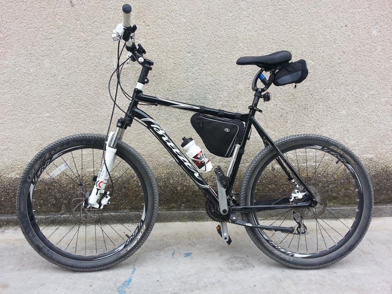 Prodajem MTB bicikl BREEZER STORM LE 26 s KOMPLETNOM OPREMOM