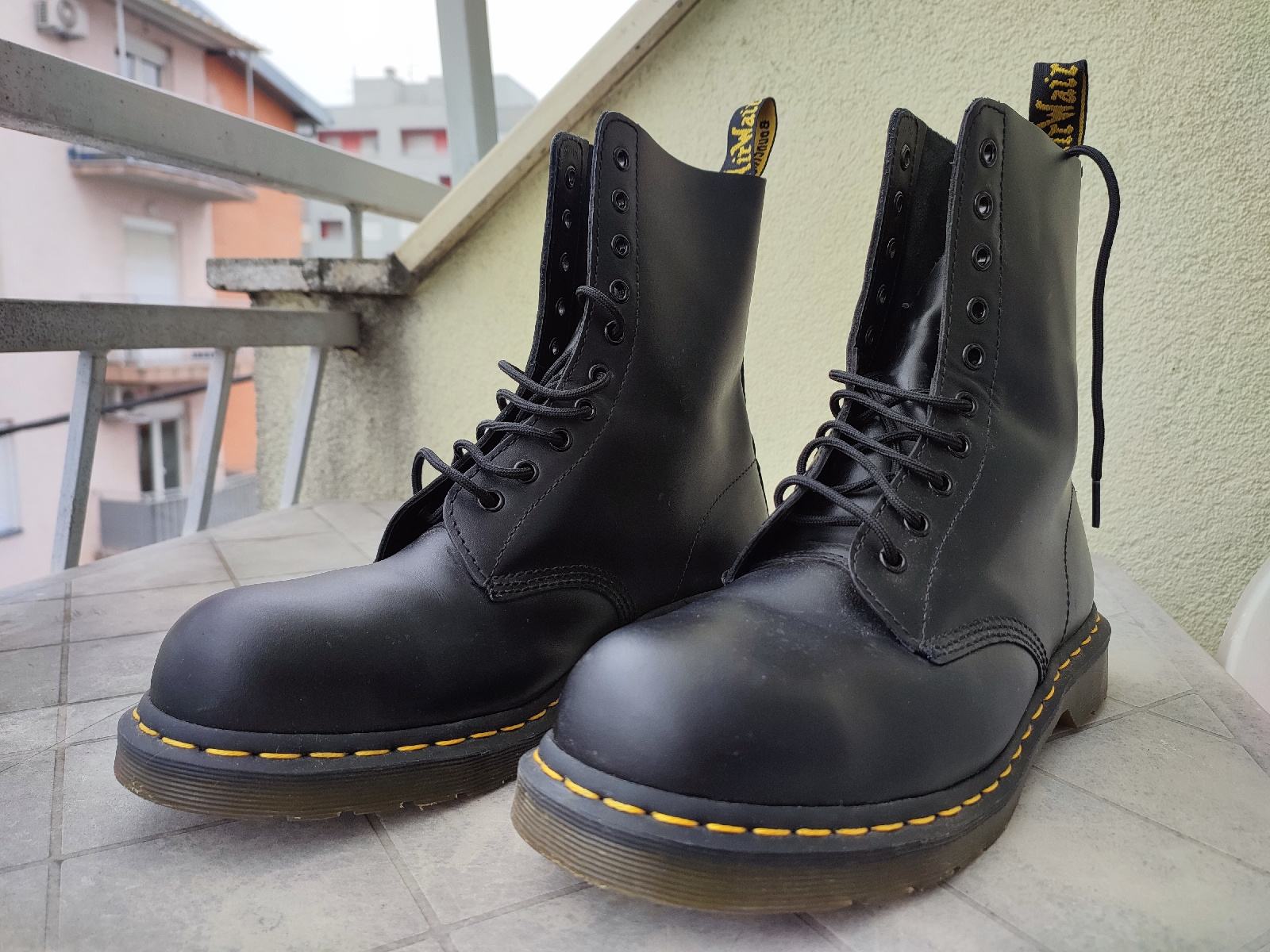 dr martens am500