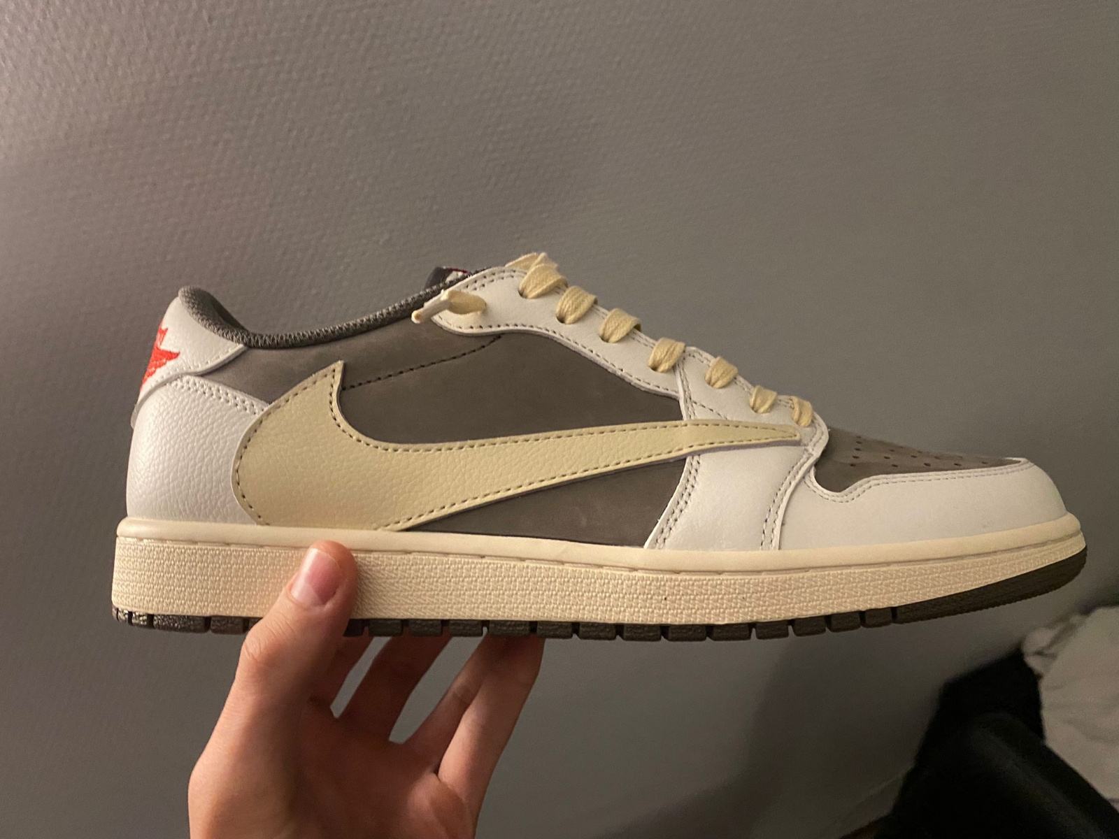 Travis Scott reverse mocha (45M)