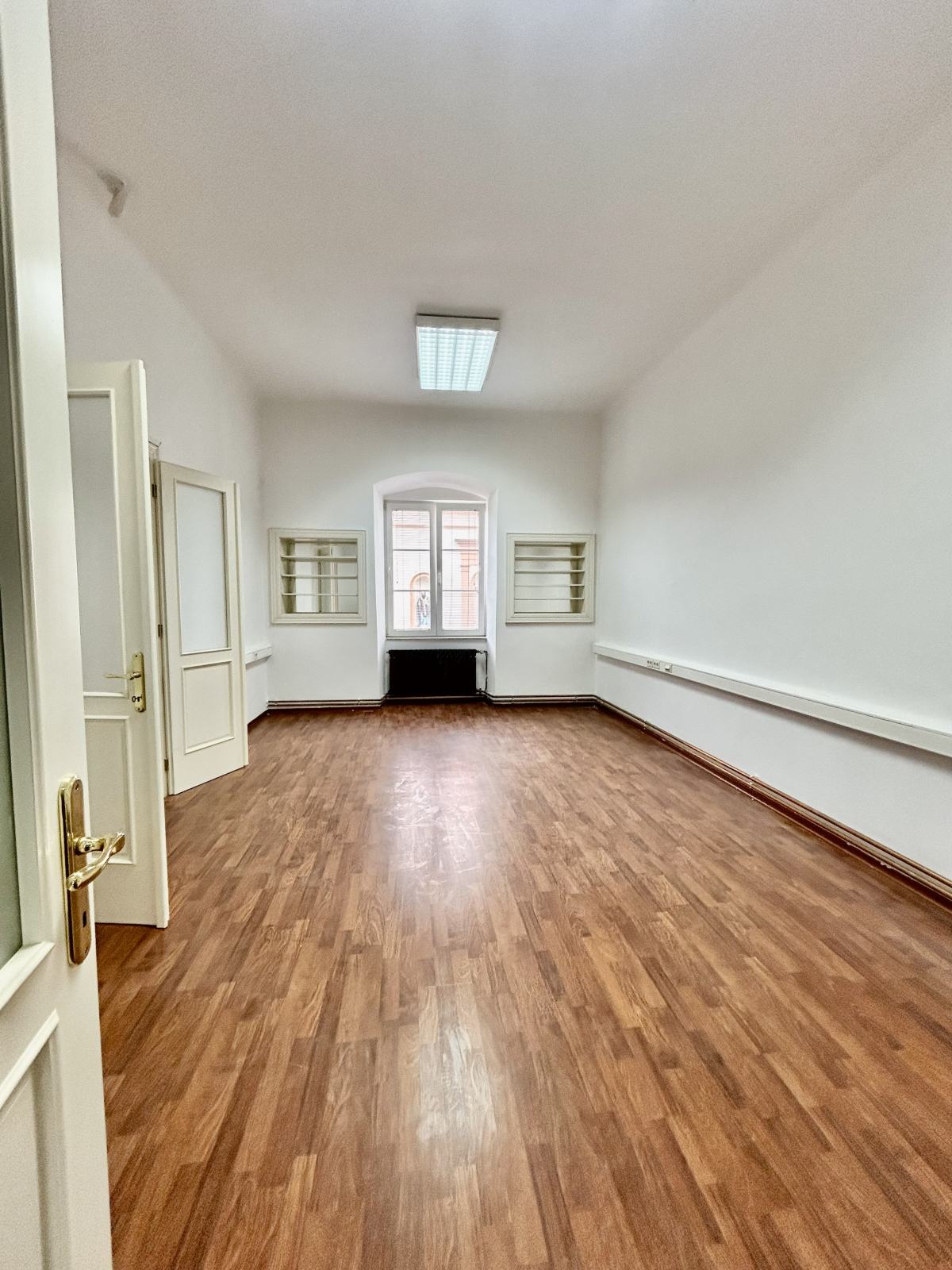 ČETVEROSOBNI STAN U CENTRU, KOPRIVNICA, I KAT, 125 m2