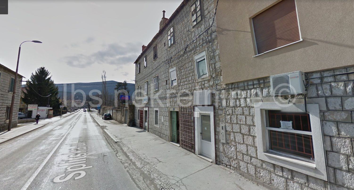 Drugi kat i potkrovlje u centru!!