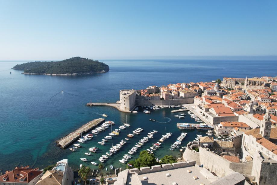NOVO, DUBROVNIK PLOČE, KUĆA ZA TURISTIČKI NAJAM 90m2, UZ GRADSKE ZIDIN