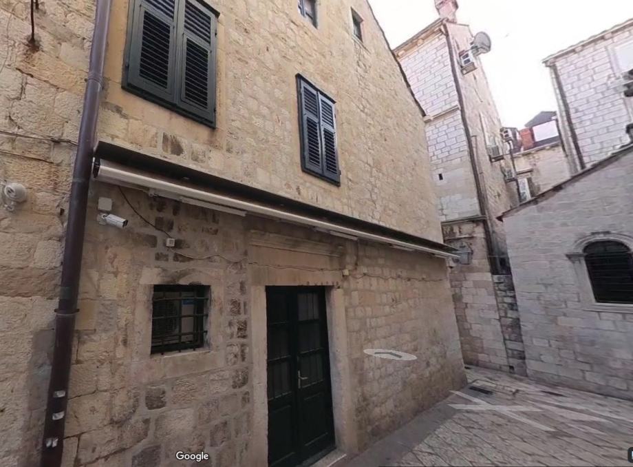 DUBROVNIK STARI GRAD SNIŽENO DIO (1/2)KUĆE S POSLOVNIM PROSTOROM