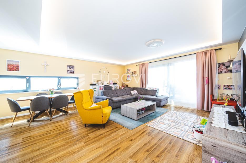 Dugo Selo, moderan četverosoban penthouse 140,02 m², otvoreni pogled