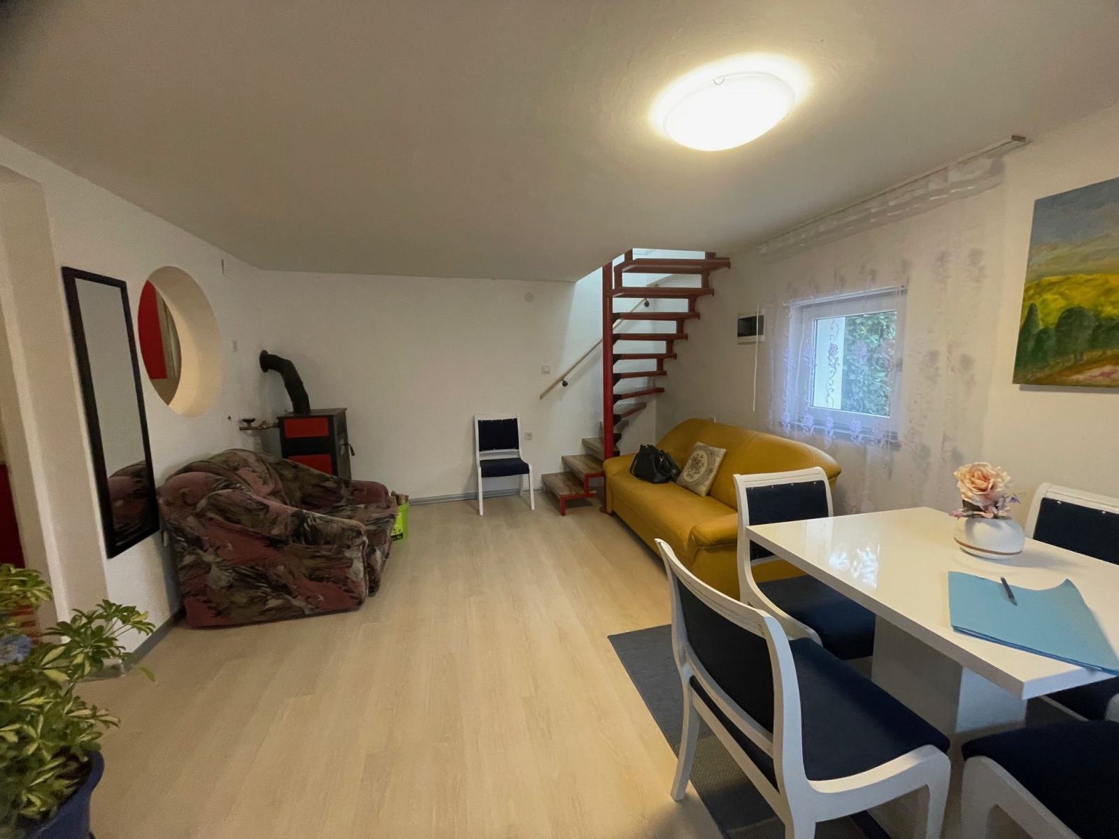DVOSOBAN DVOETAŽAN  STAN U KUĆI 58.62 m2 + PARKING - ČAKOVEC