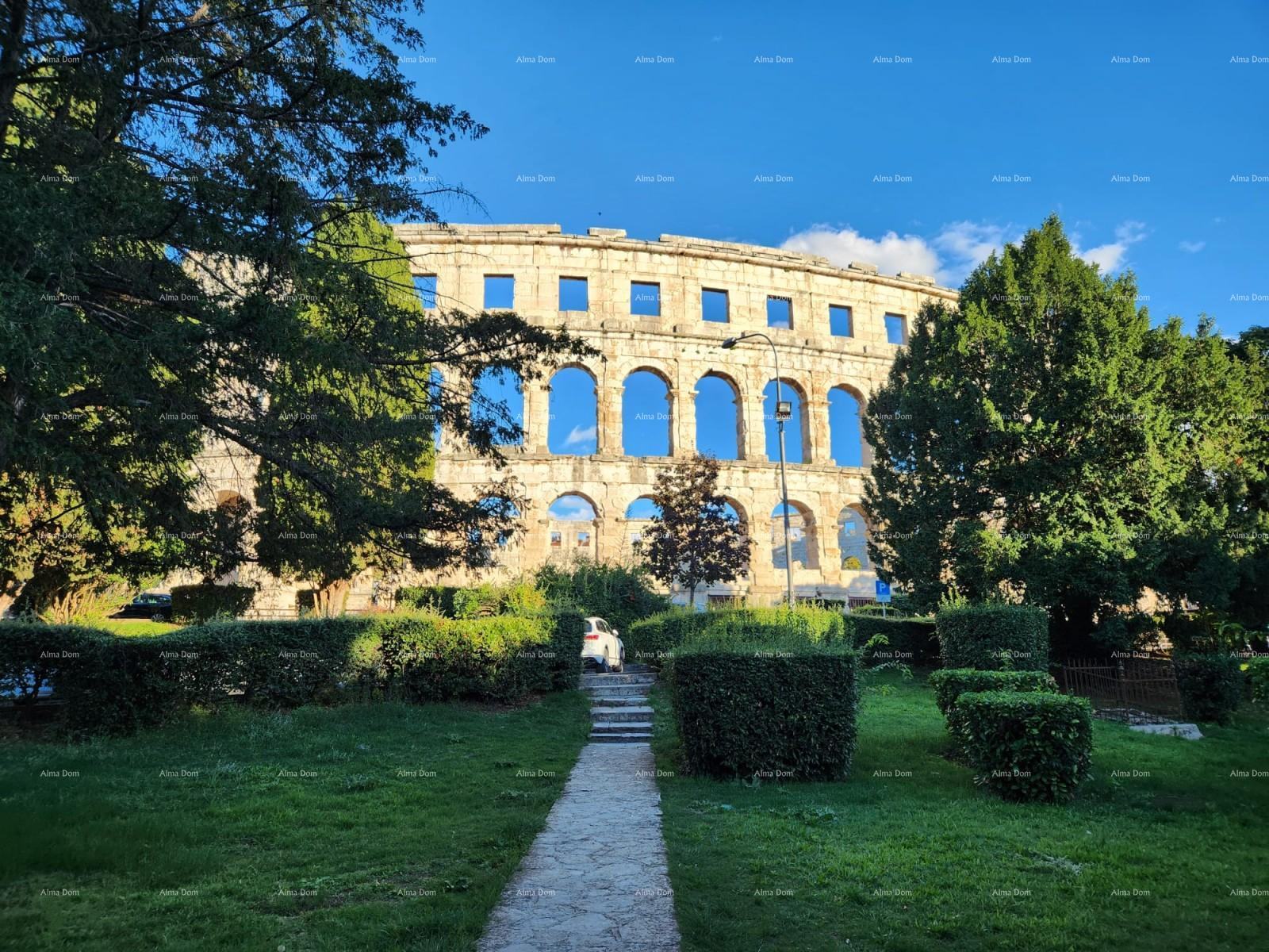 Građevinsko zemljište Pula! 500 metara od Arene. Parcela s građevinsko
