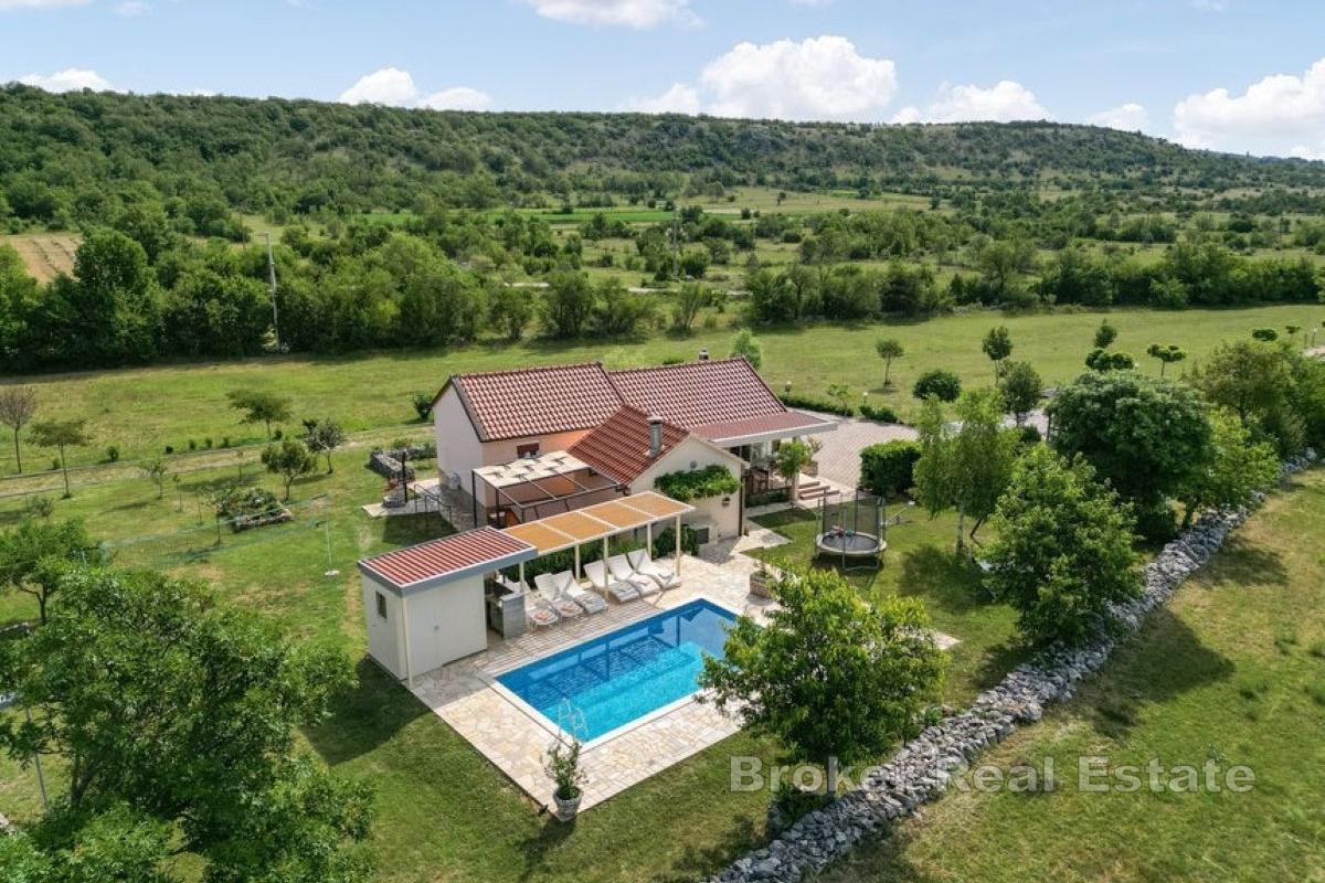 Idilična kuća u predivnoj prirodi, za najam