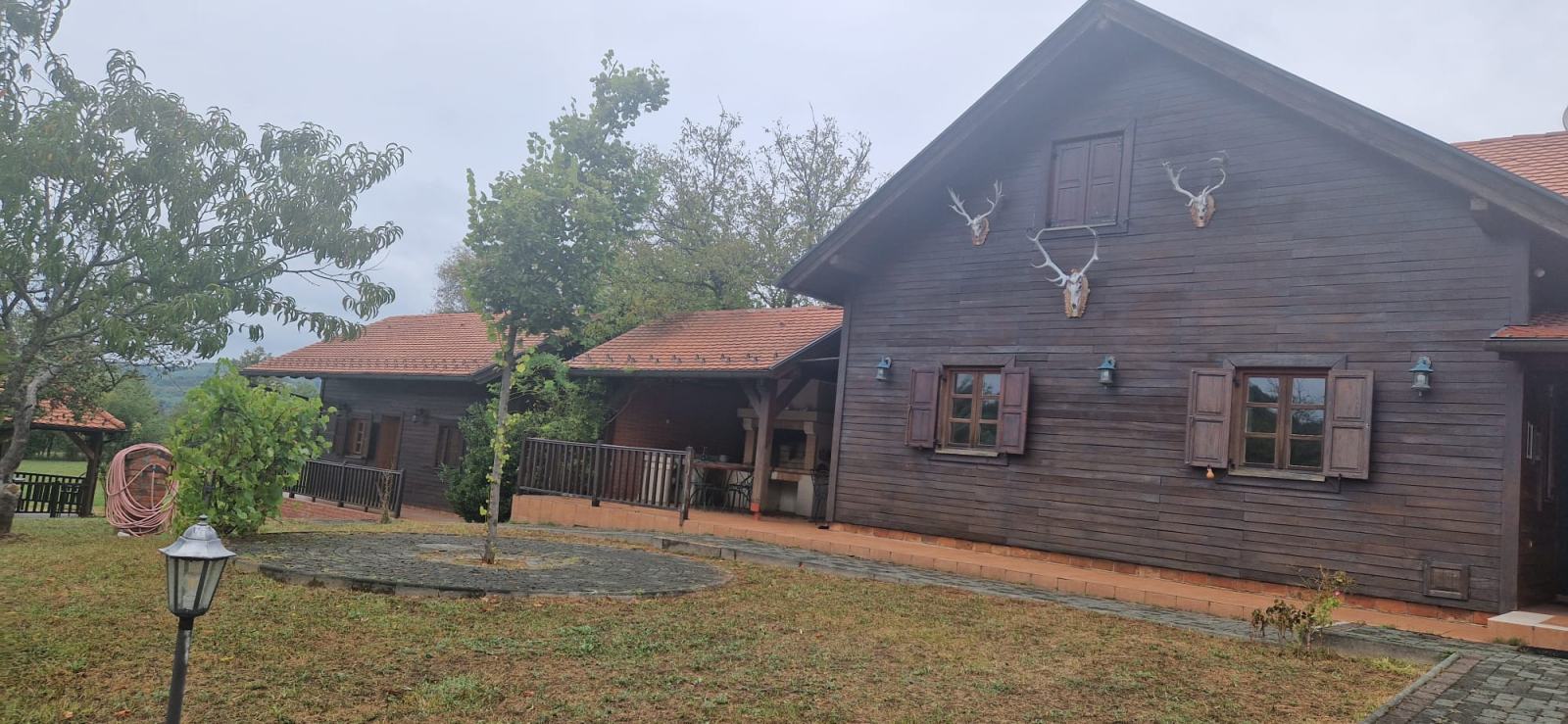Jabukovac, kuća 300.00 m2 prodaja/zamjena