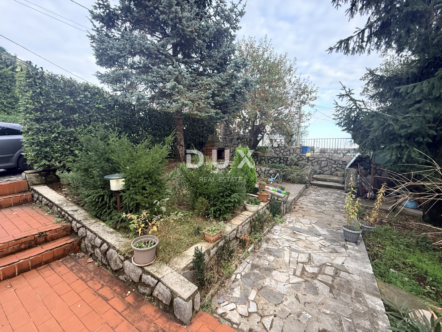 KASTAV, RUBEŠI - roh-bau etaža s velikom terasom i pogledom!